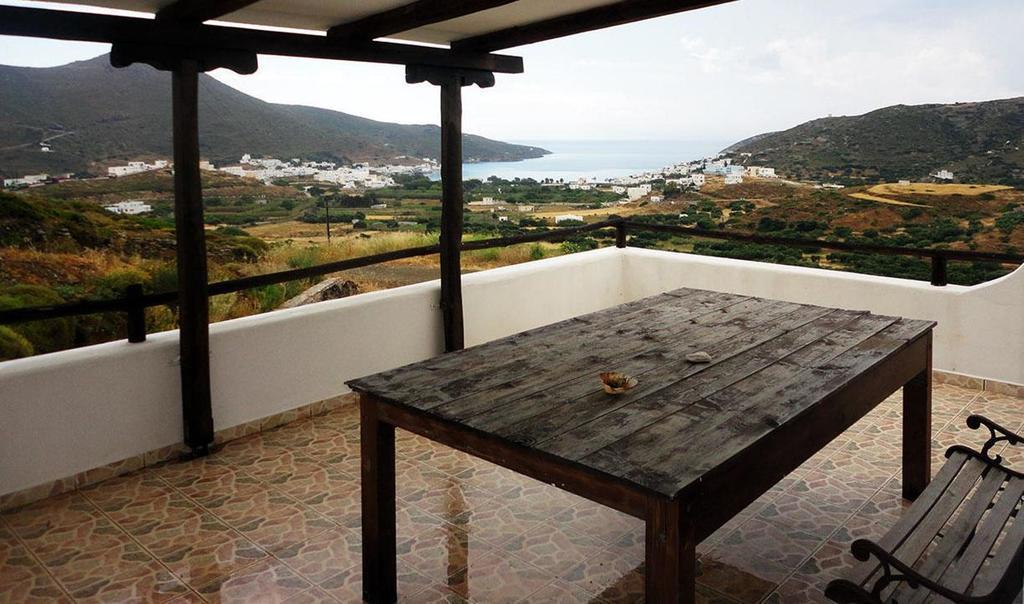 Thomas Apartments Katapola - Chora Room photo